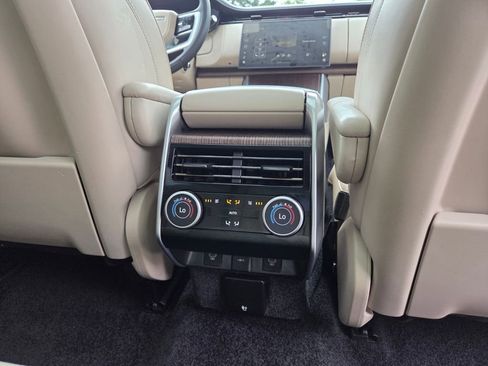 Used 2024 Land Rover Range Rover SE AWD/4WD image 25