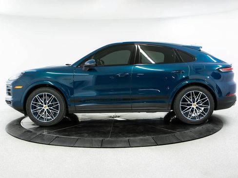 Certified 2024 Porsche Cayenne Coupe AWD/4WD image 2