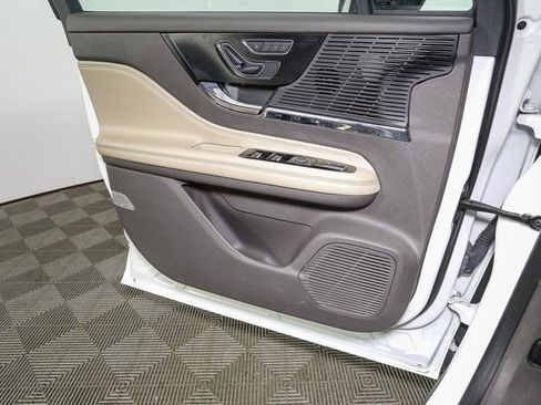 Used 2022 Lincoln Corsair Reserve w/ Elements Package image 38