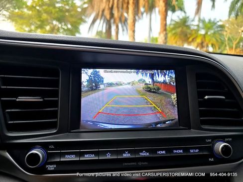 Used 2020 Hyundai Elantra SEL image 32