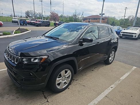 Certified 2022 Jeep Compass Latitude image 2