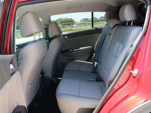 Used 2019 Kia Sportage LX FWD image 16