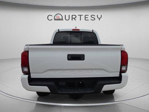 Used 2019 Toyota Tacoma SR w/ SX Package RWD image 2