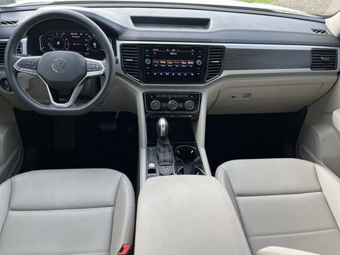 Used 2023 Volkswagen Atlas SE w/ Black Wheel Package image 26