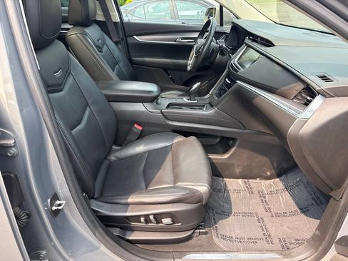 Used 2018 Cadillac XT5 Premium Luxury w/ Driver Assist Package AWD/4WD image 23