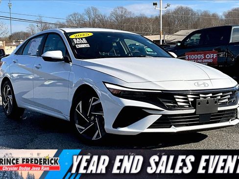 Used 2025 Hyundai Elantra Limited image 1