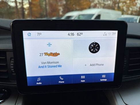 Used 2022 Ford Explorer XLT image 28