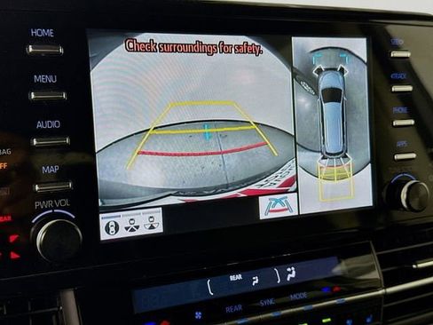 Certified 2023 Toyota Sienna Platinum image 14