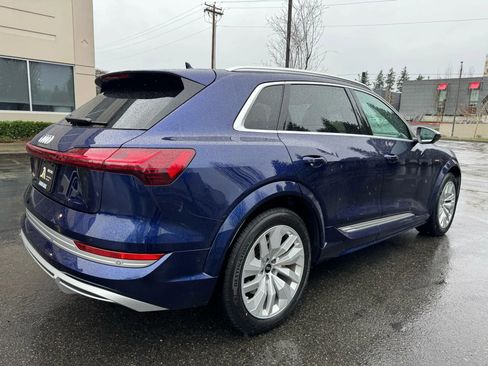 Used 2022 Audi e-tron S Premium Plus image 11