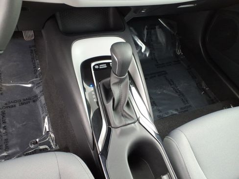 Certified 2025 Toyota Corolla SE image 10