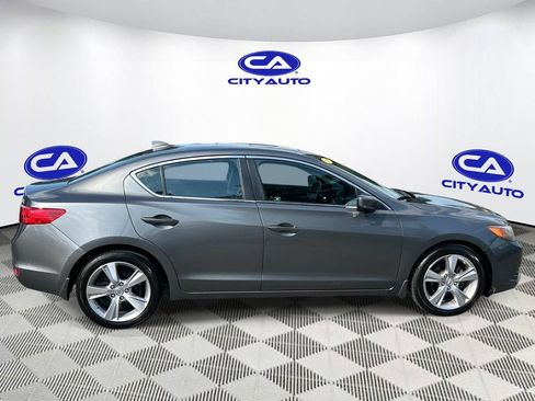 Used 2013 Acura ILX w/ Technology Package FWD image 2