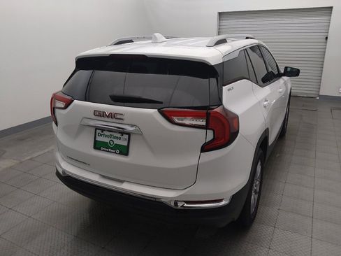 Used 2022 GMC Terrain SLT w/ Infotainment Package II FWD image 7