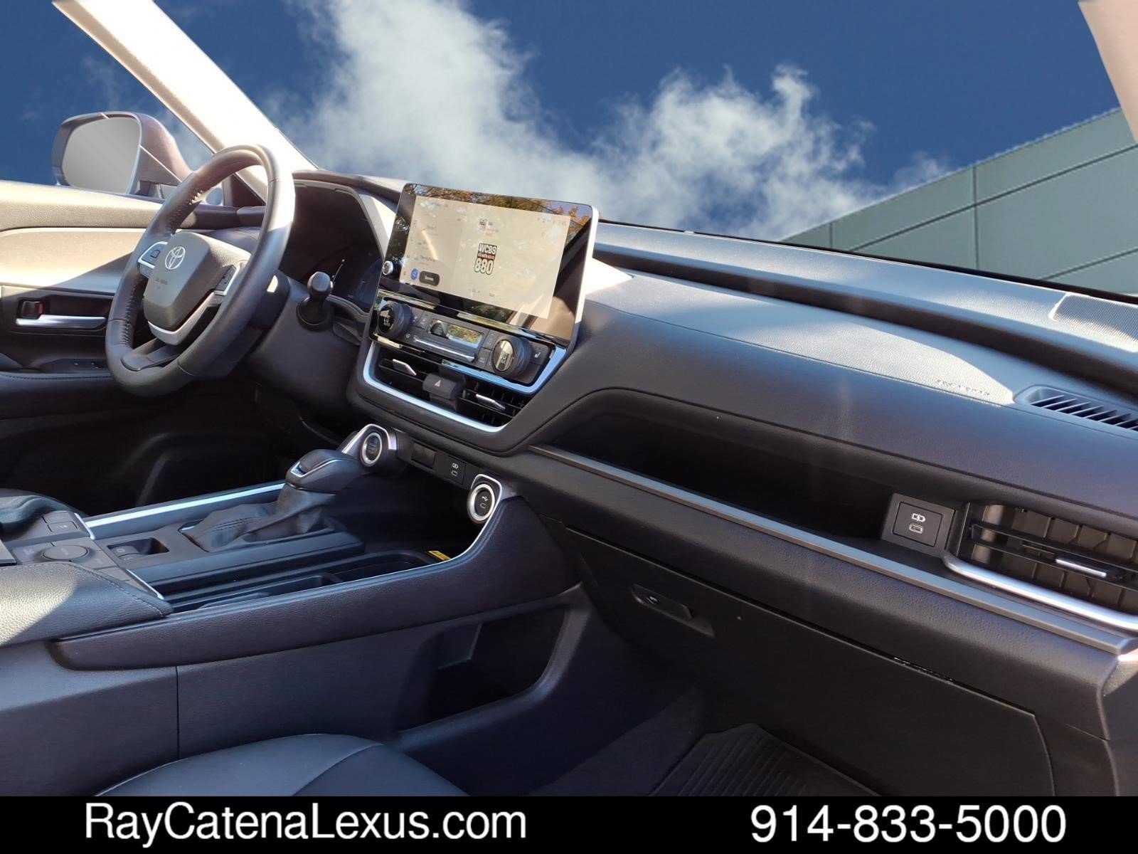 Used 2024 Toyota Grand Highlander AWD image 19