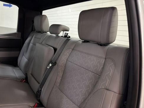 Used 2025 Toyota Tundra Limited AWD/4WD image 20