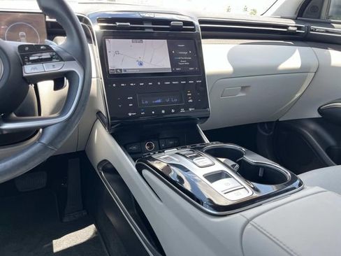 Certified 2022 Hyundai Tucson Limited FWD image 15