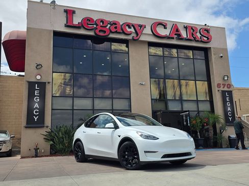 Used 2021 Tesla Model Y Long Range AWD/4WD image 2