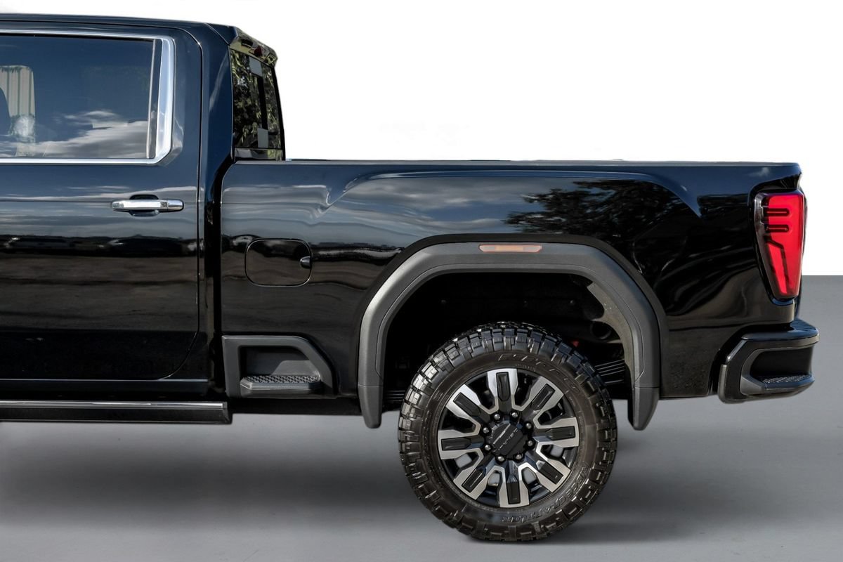 Used 2024 GMC Sierra 2500 Denali Ultimate AWD/4WD image 11