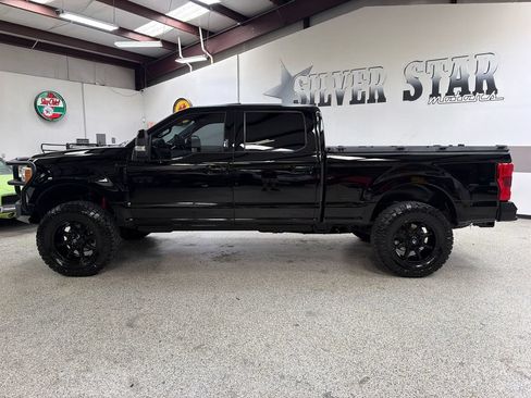 Used 2017 Ford F250 Platinum w/ Platinum Ultimate Package AWD/4WD image 3