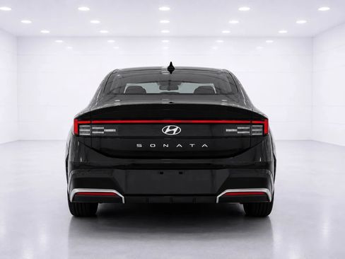 Used 2025 Hyundai Sonata SEL FWD image 4