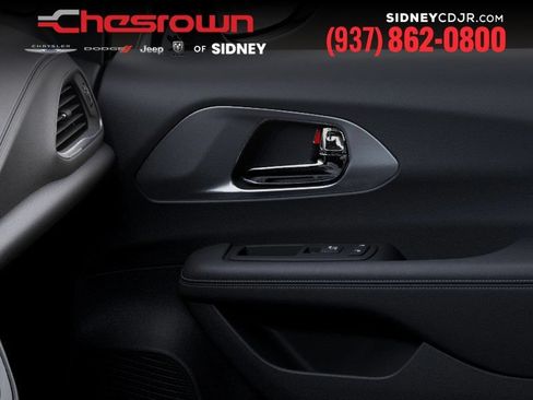 New 2026 Chrysler Pacifica Select FWD image 25