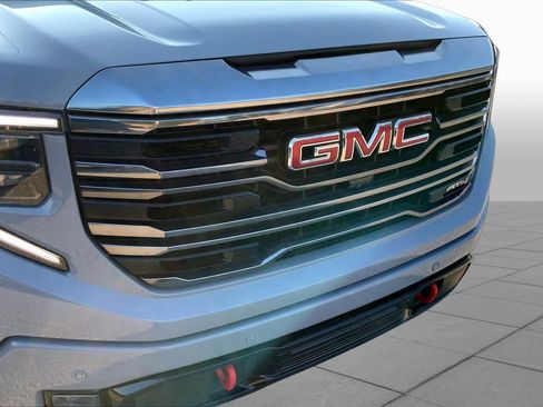 Used 2024 GMC Sierra 1500 AT4 w/ Technology Package AWD/4WD image 30