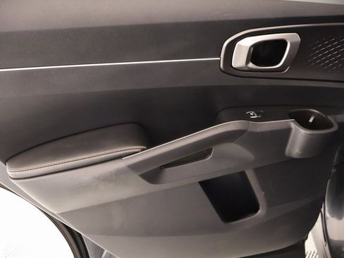 Used 2023 Kia Sorento LX image 16