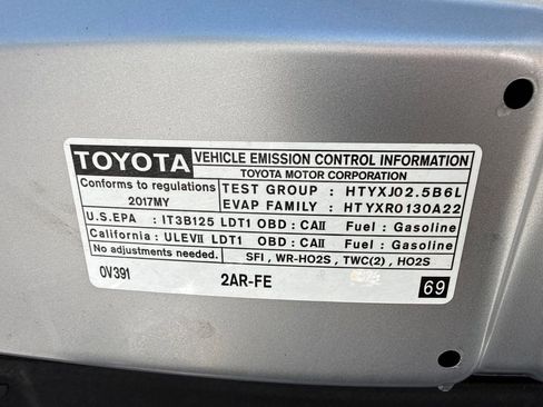Used 2017 Toyota RAV4 XLE AWD/4WD image 27