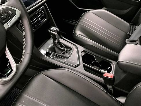 Used 2023 Volkswagen Tiguan SE R-Line FWD image 17