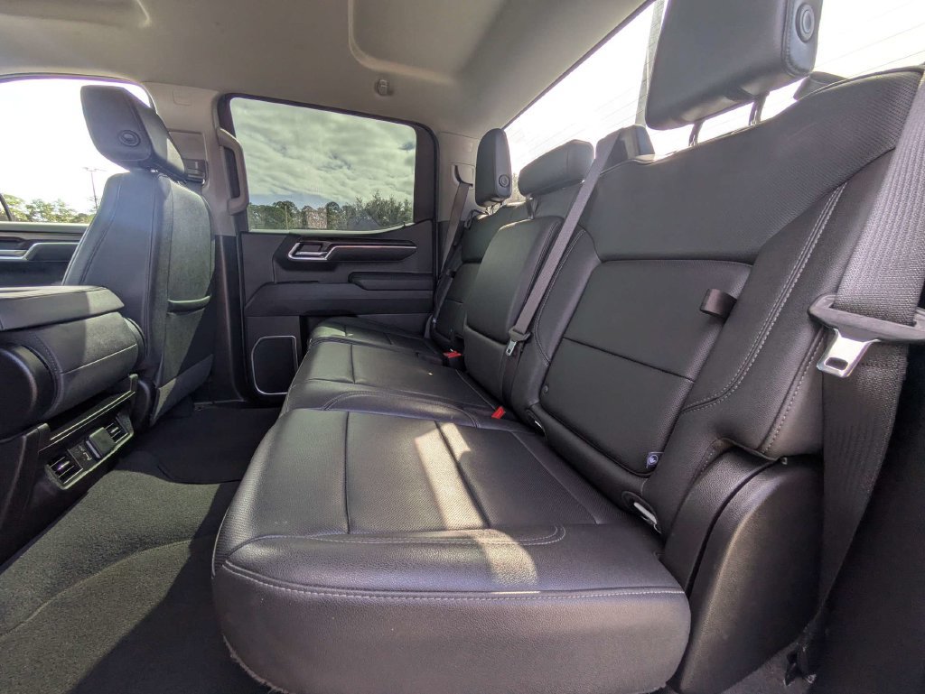 Used 2025 GMC Sierra 1500 SLT RWD image 17