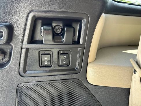 Used 2016 Toyota Sequoia Platinum RWD image 33