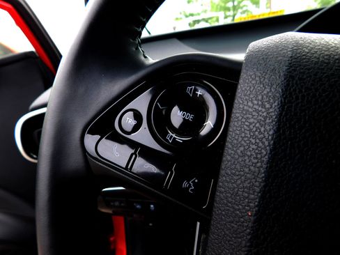 Used 2022 Toyota Prius XLE AWD/4WD image 19
