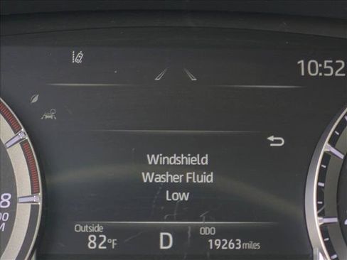 Used 2024 Toyota Highlander XLE FWD image 10