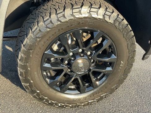 Used 2025 Chevrolet Silverado 2500 LT w/ Trail Boss Package image 25