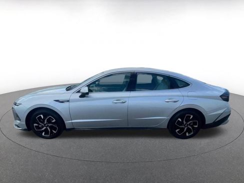 Used 2025 Hyundai Sonata SEL FWD image 9