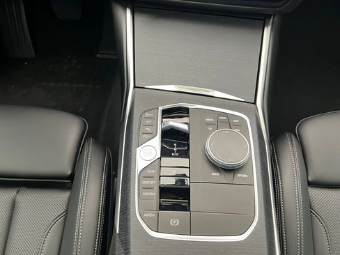 Used 2025 BMW 330i Sedan image 11