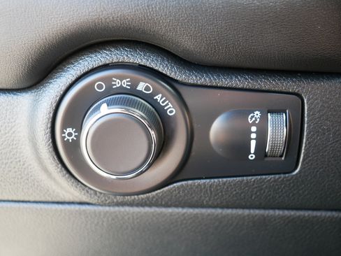 Used 2025 Dodge Durango GT AWD/4WD image 26