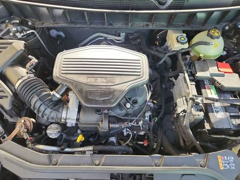 Used 2018 Cadillac XT5 Luxury w/ Driver Awareness Package image 31