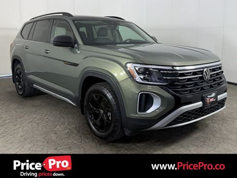 Used 2025 Volkswagen Atlas Peak Edition SE AWD/4WD image 1