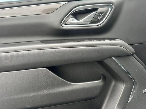 Used 2023 GMC Yukon XL AT4 w/ AT4 Premium Package image 11