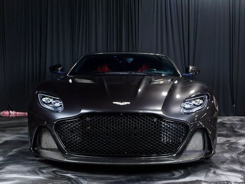 Used 2019 Aston Martin DBS Superleggera RWD image 6