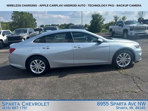 Used 2017 Chevrolet Malibu LT FWD image 2