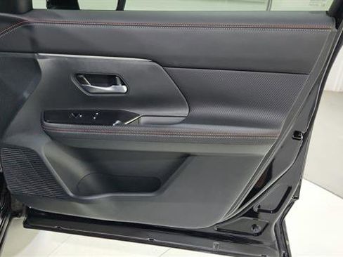 Certified 2025 Nissan Kicks SR image 29