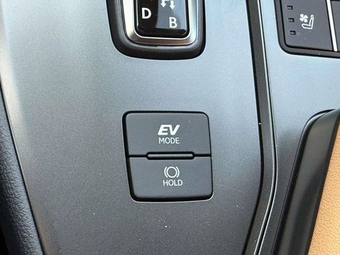 Used 2026 Lexus UX 300h AWD w/ Accessory Package (Z1) image 27