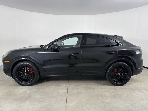 Certified 2026 Porsche Cayenne S AWD/4WD image 2