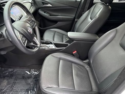 Used 2023 Buick Encore GX Essence w/ Experience Buick Package image 9