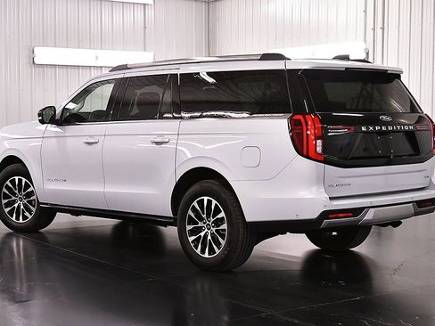 Used 2025 Ford Expedition Max Platinum image 5