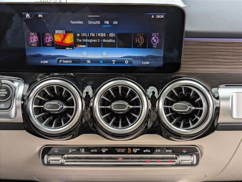 New 2026 Mercedes-Benz GLB 250 image 12