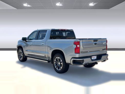 Used 2024 Chevrolet Silverado 1500 High Country w/ Technology Package image 3