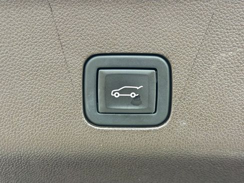 Used 2023 Cadillac Escalade ESV Premium Luxury w/ Performance Package image 14