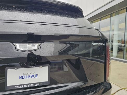 New 2026 Cadillac Lyriq Signature Luxury image 16